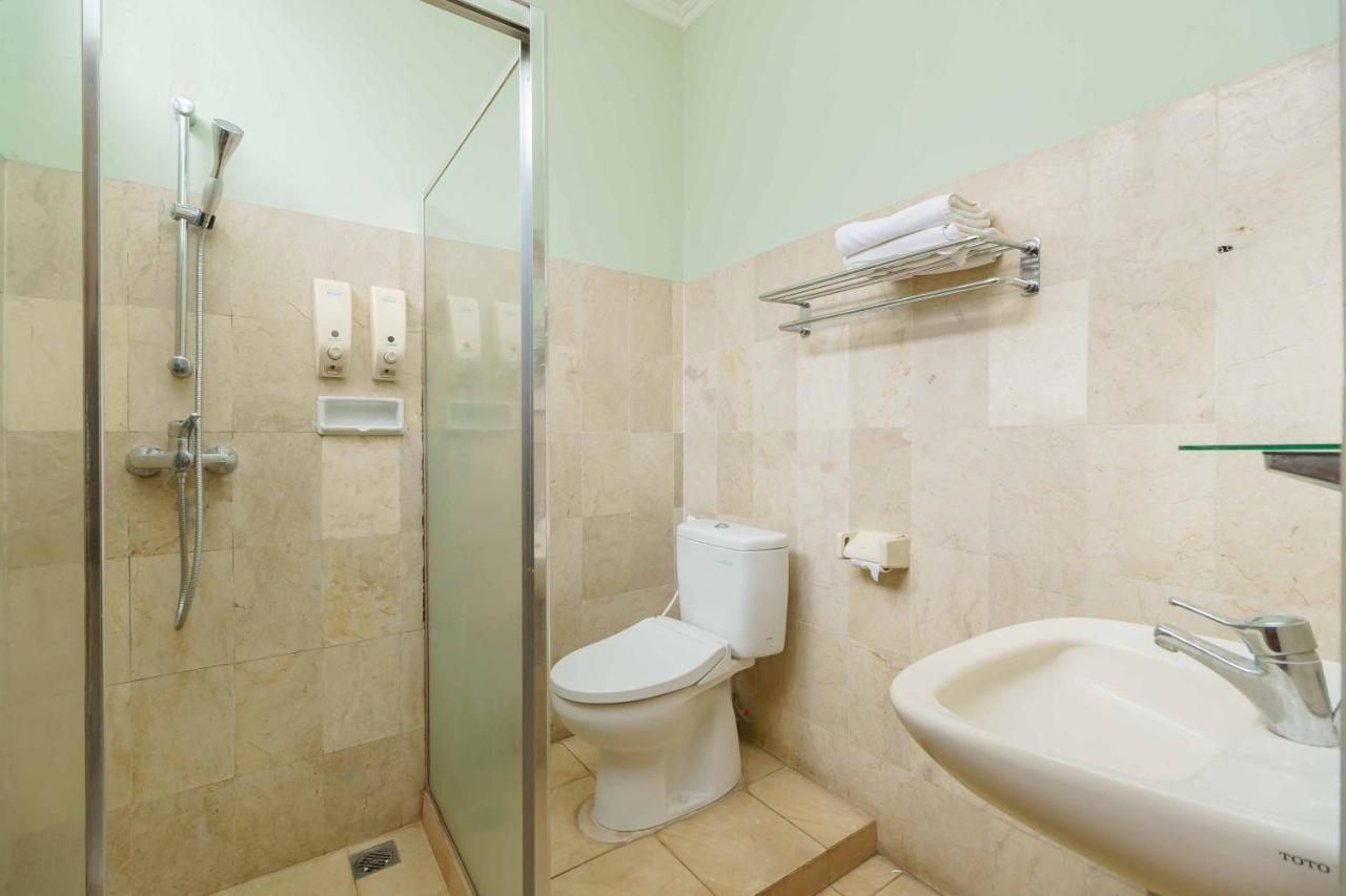ג'קרטה Reddoorz Plus Near Kemang Raya מראה חיצוני תמונה