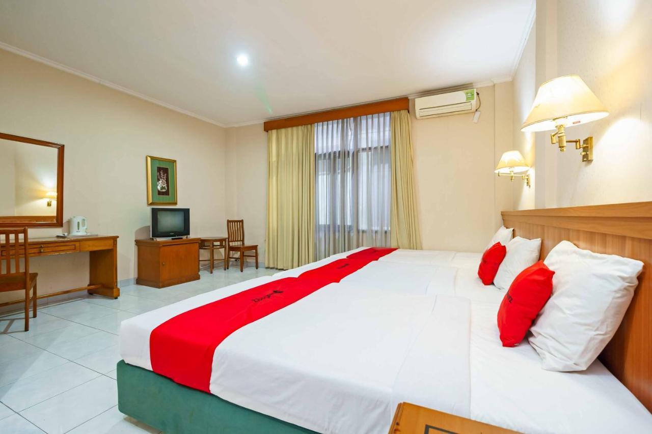 ג'קרטה Reddoorz Plus Near Kemang Raya מראה חיצוני תמונה