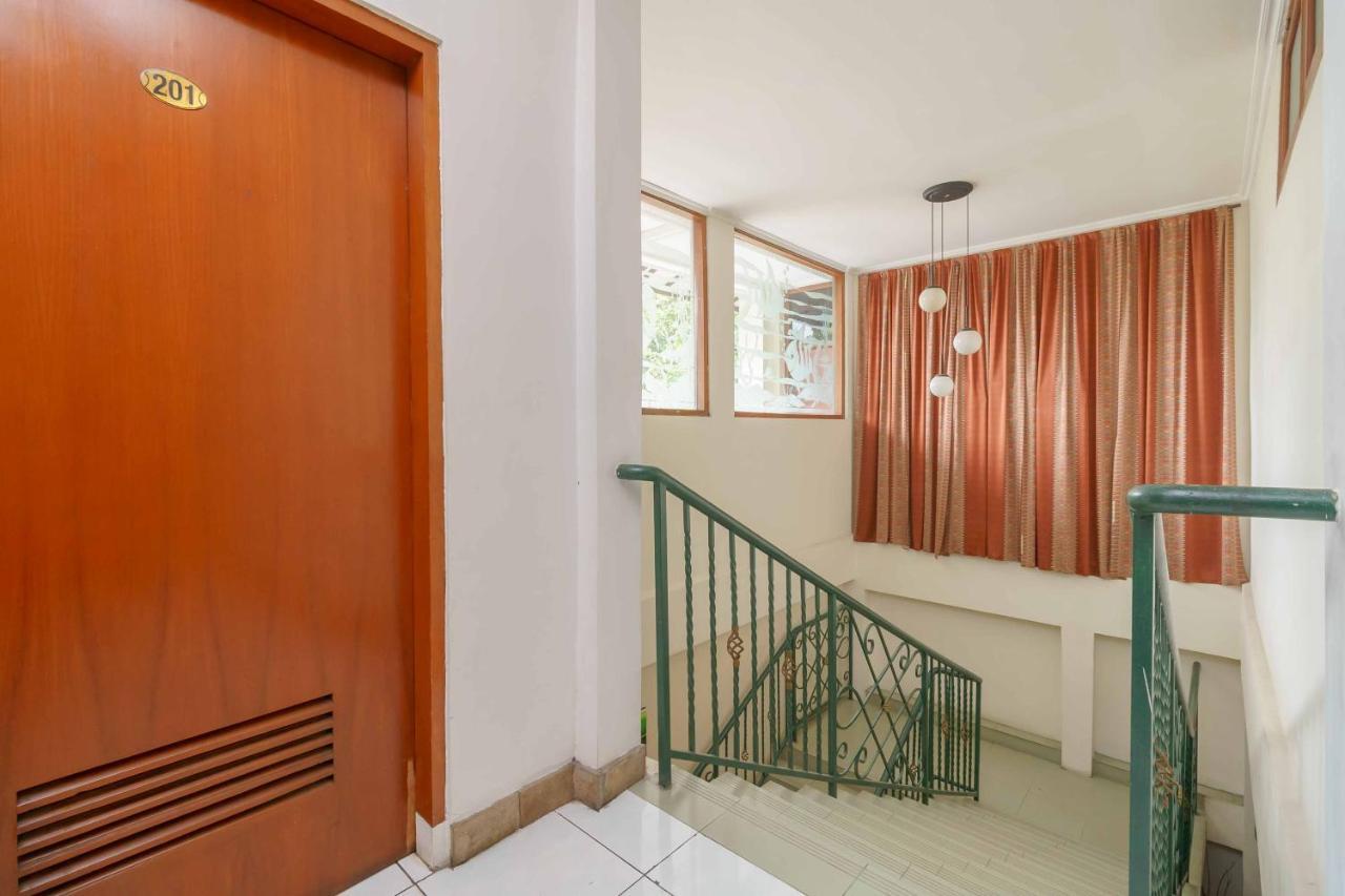 ג'קרטה Reddoorz Plus Near Kemang Raya מראה חיצוני תמונה
