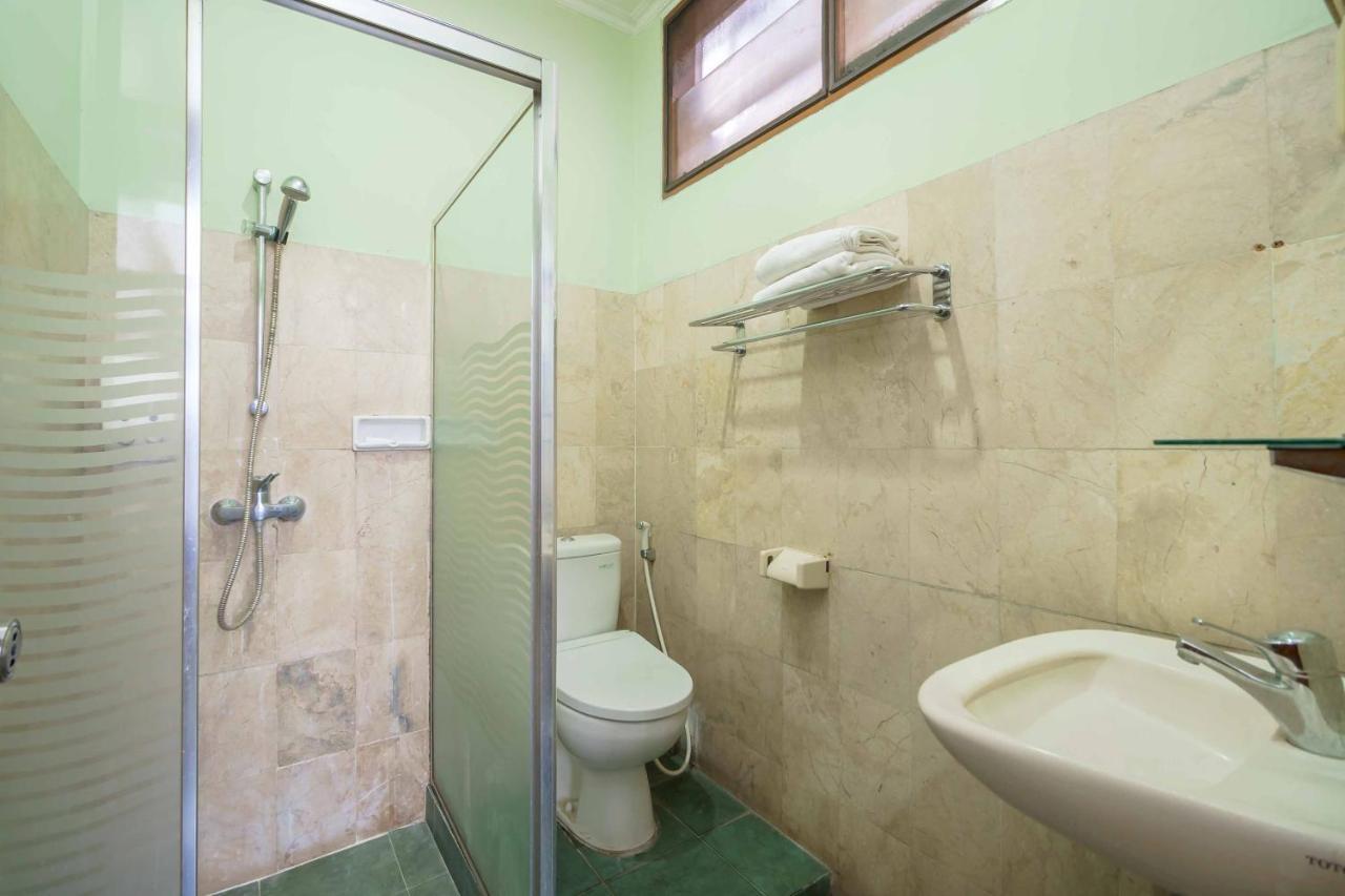 ג'קרטה Reddoorz Plus Near Kemang Raya מראה חיצוני תמונה