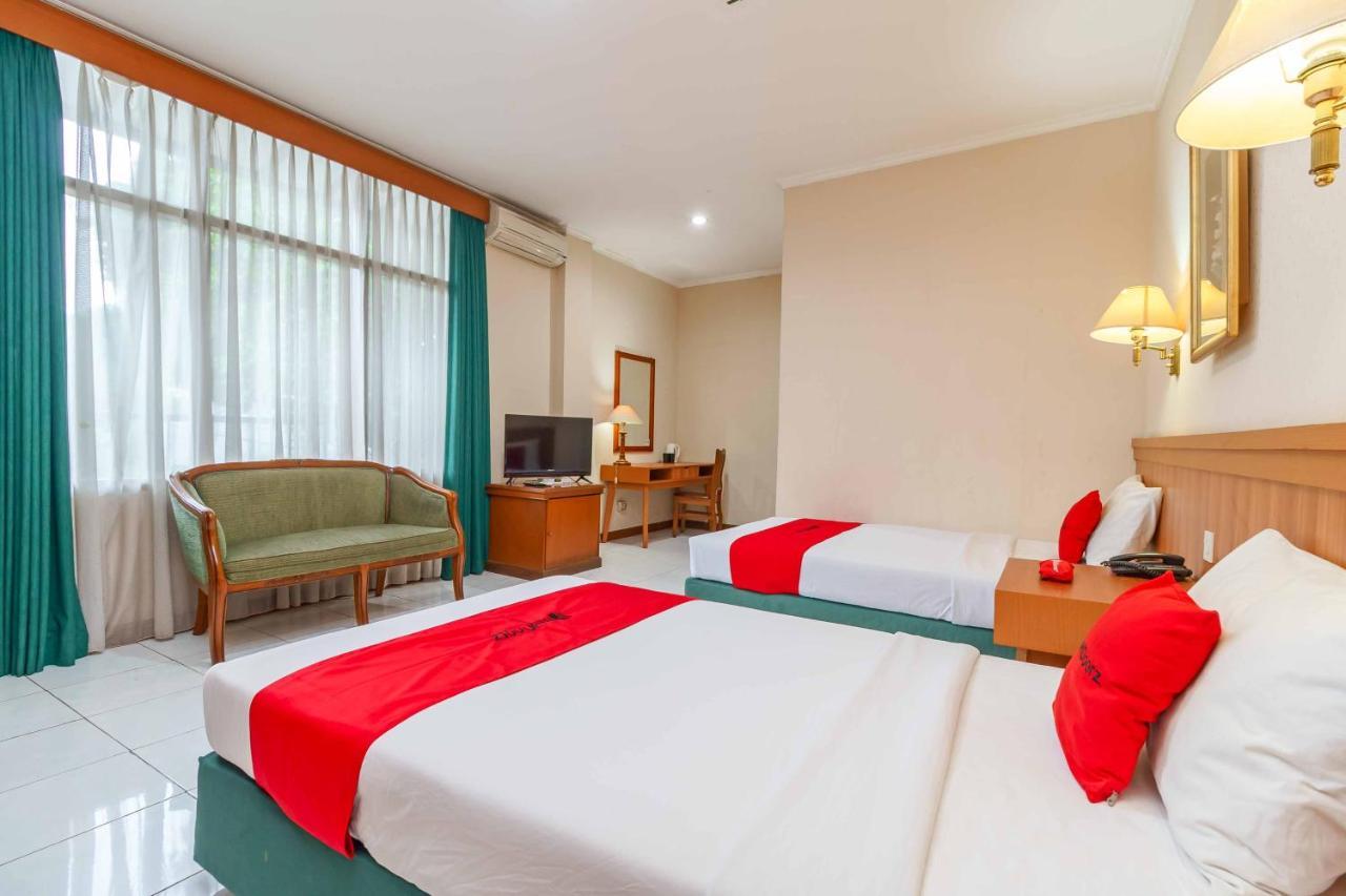 ג'קרטה Reddoorz Plus Near Kemang Raya מראה חיצוני תמונה