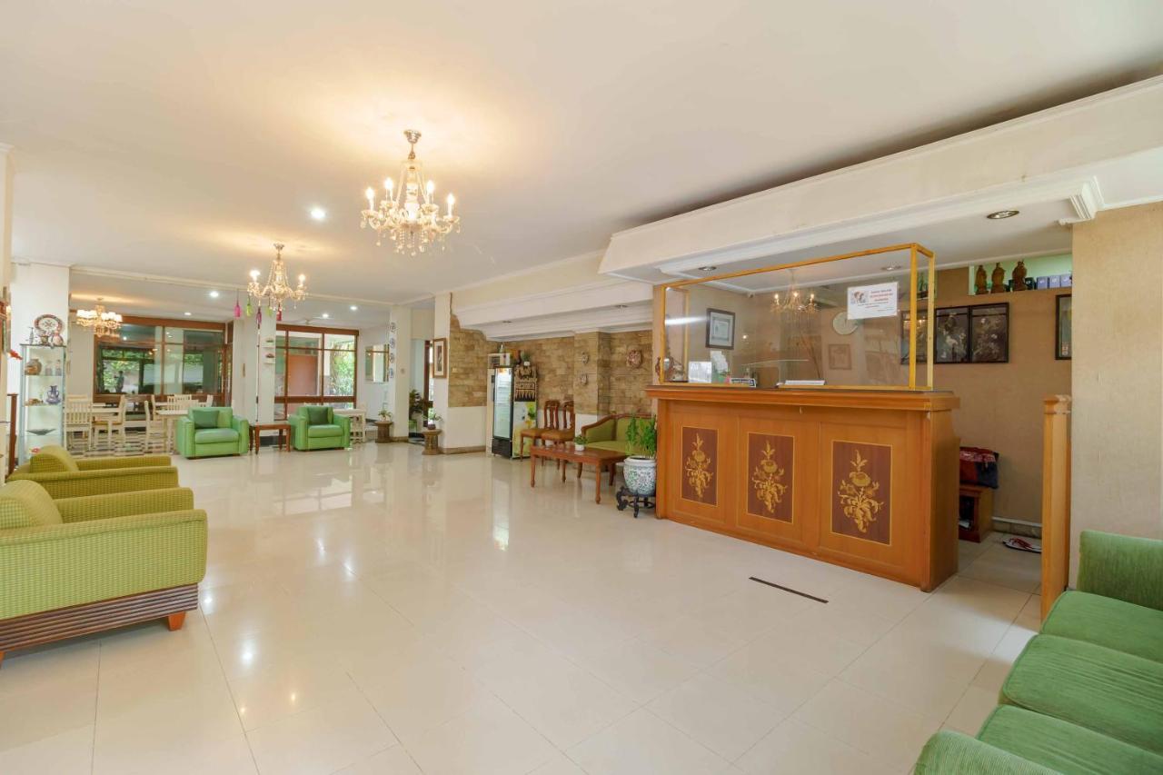 ג'קרטה Reddoorz Plus Near Kemang Raya מראה חיצוני תמונה