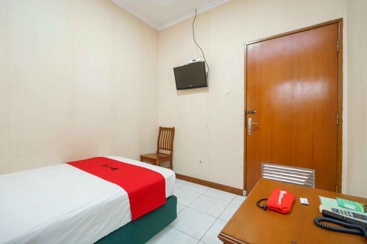 ג'קרטה Reddoorz Plus Near Kemang Raya מראה חיצוני תמונה