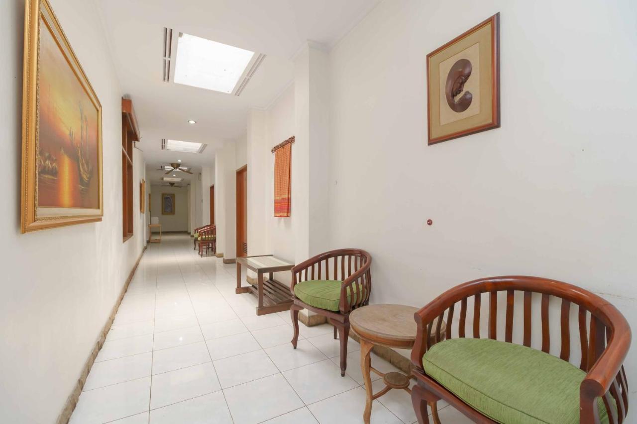 ג'קרטה Reddoorz Plus Near Kemang Raya מראה חיצוני תמונה