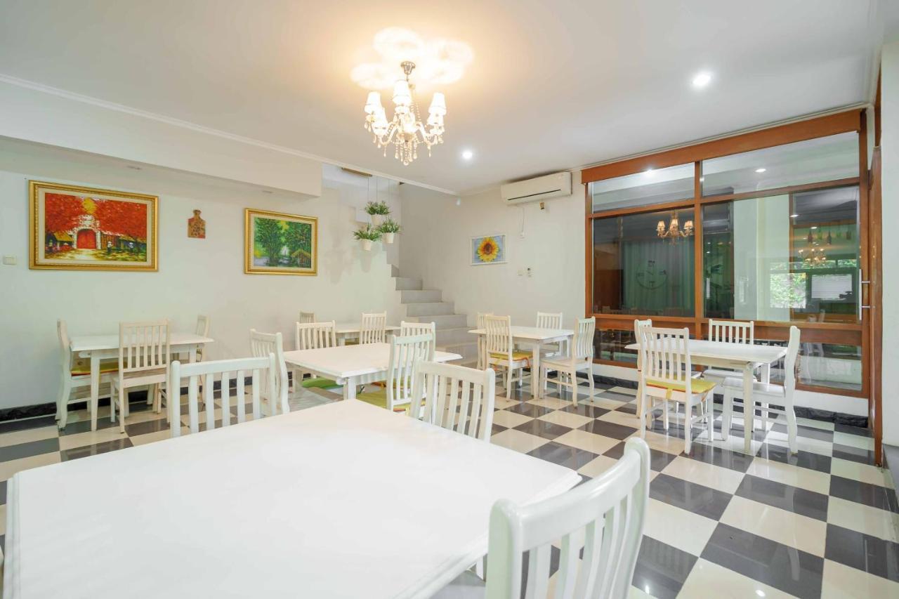 ג'קרטה Reddoorz Plus Near Kemang Raya מראה חיצוני תמונה