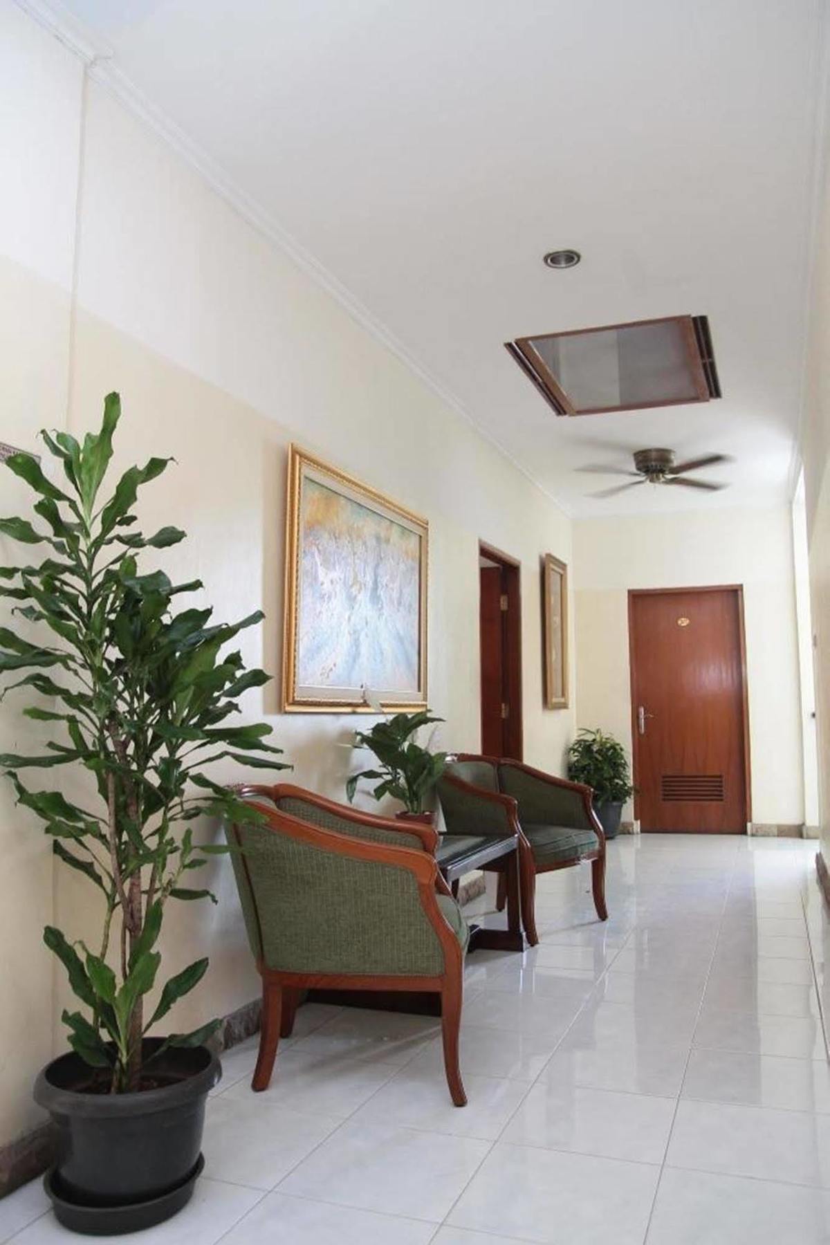 ג'קרטה Reddoorz Plus Near Kemang Raya מראה חיצוני תמונה