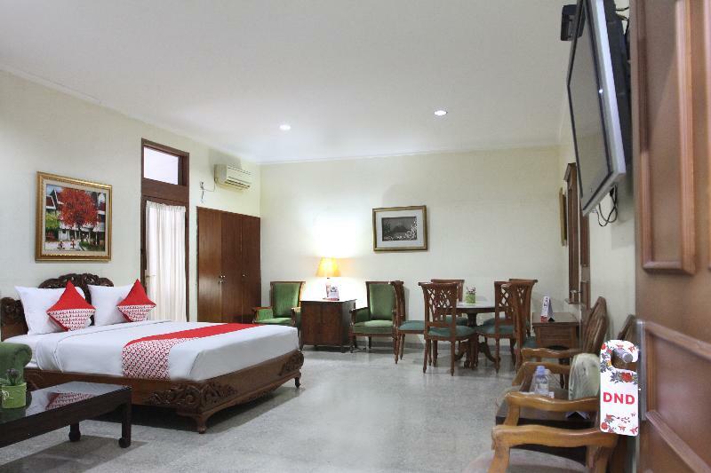 ג'קרטה Reddoorz Plus Near Kemang Raya מראה חיצוני תמונה